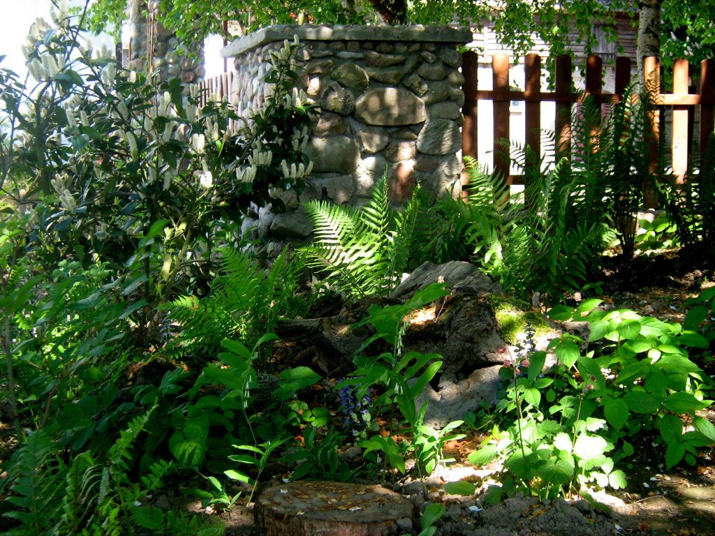 Ogrodzenie z kamienia polnego